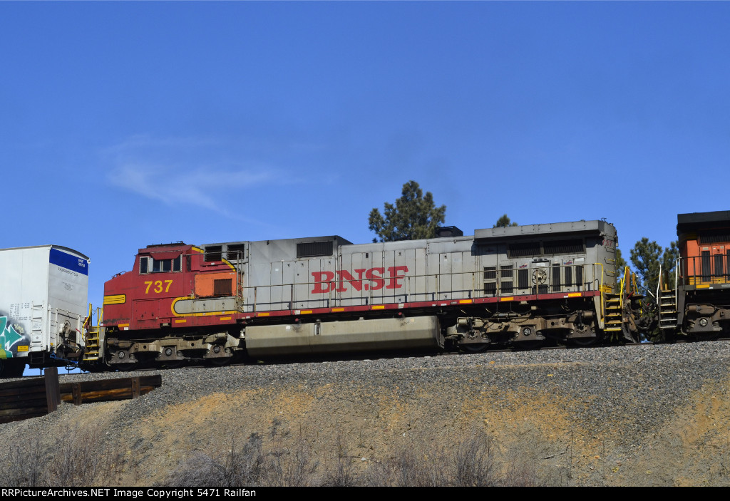 BNSF 737 - Roster